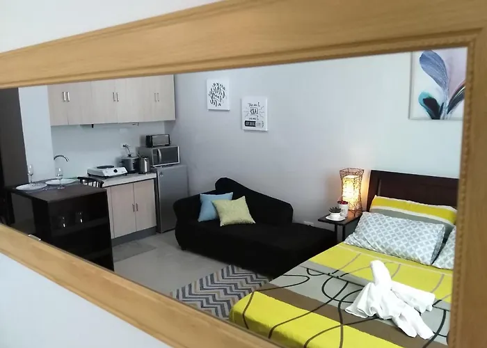 Mak'z Place Hotel